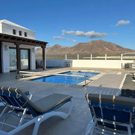 Villa Casa La Lomada In *